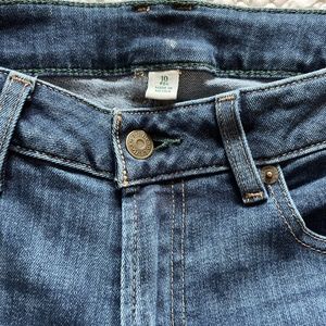 Women’s size 10 L.L. Bean straight leg jeans excellent condition. Preppy, denim